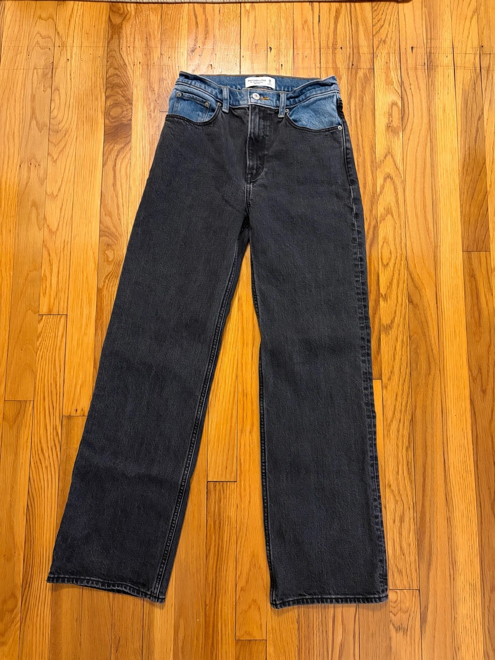 Abercrombie 90’s Relaxed Jean